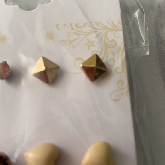 Fashion earrings 6 Qty - Picture 9 of 9